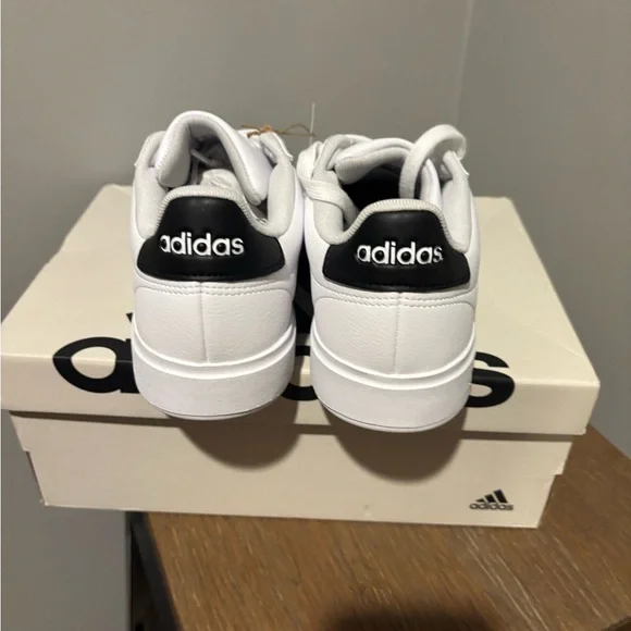 Women's Adidas Grand Court 2.0 White Sneakers - Size 7 NWT - Picture 3 of 10